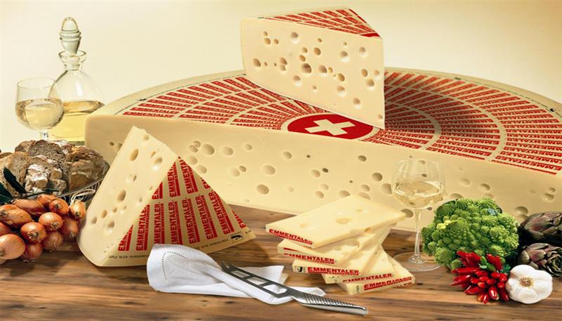 Emmenthal, il formaggio svizzero per eccellenza